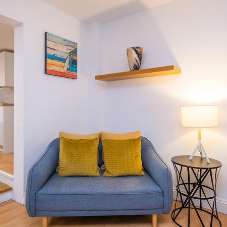 Modern Apt Near Gardens With Large Decking Area - Vivre Retreats Bournemouth Bagian luar foto