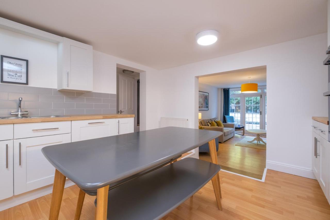 Modern Apt Near Gardens With Large Decking Area - Vivre Retreats Bournemouth Bagian luar foto