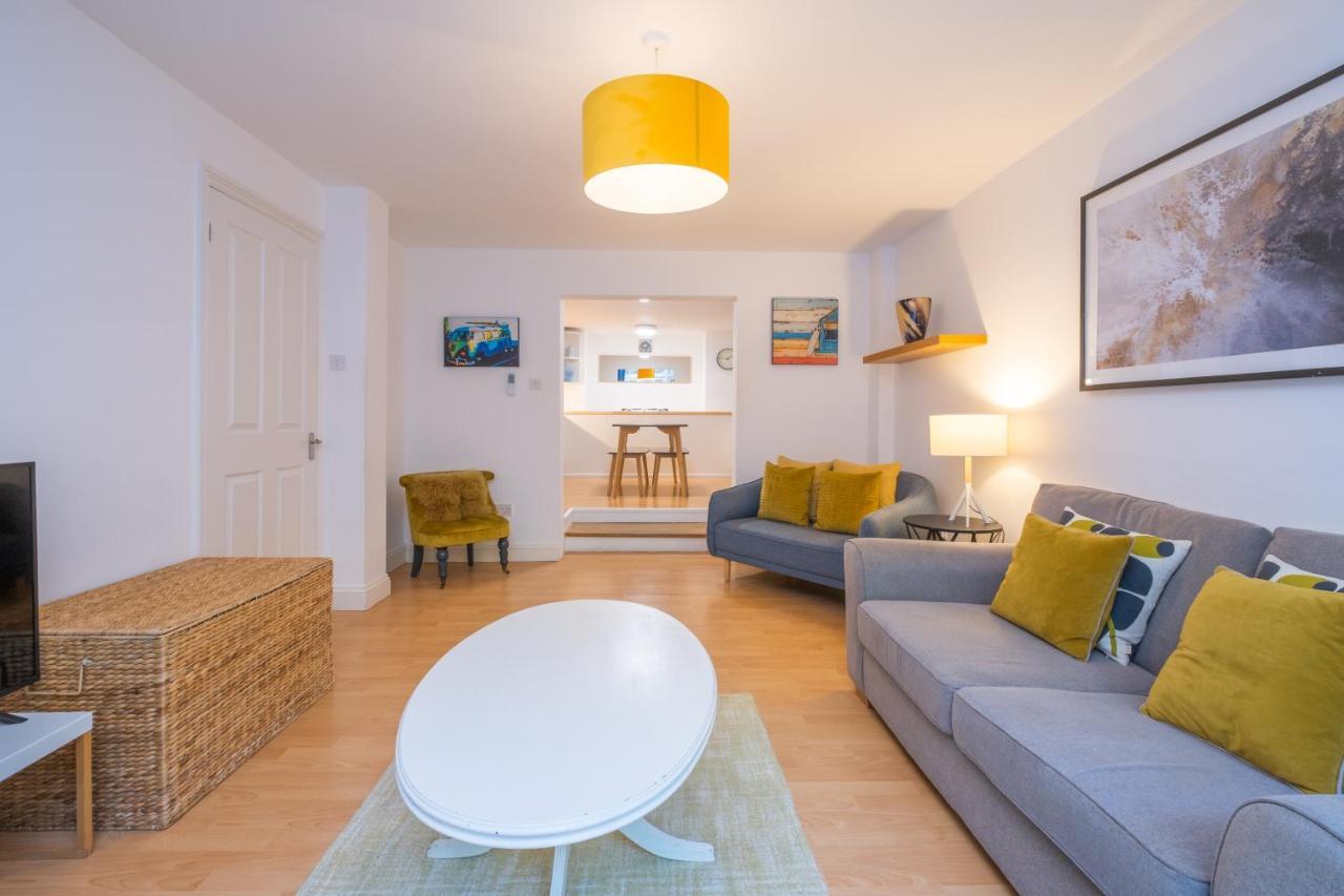 Modern Apt Near Gardens With Large Decking Area - Vivre Retreats Bournemouth Bagian luar foto